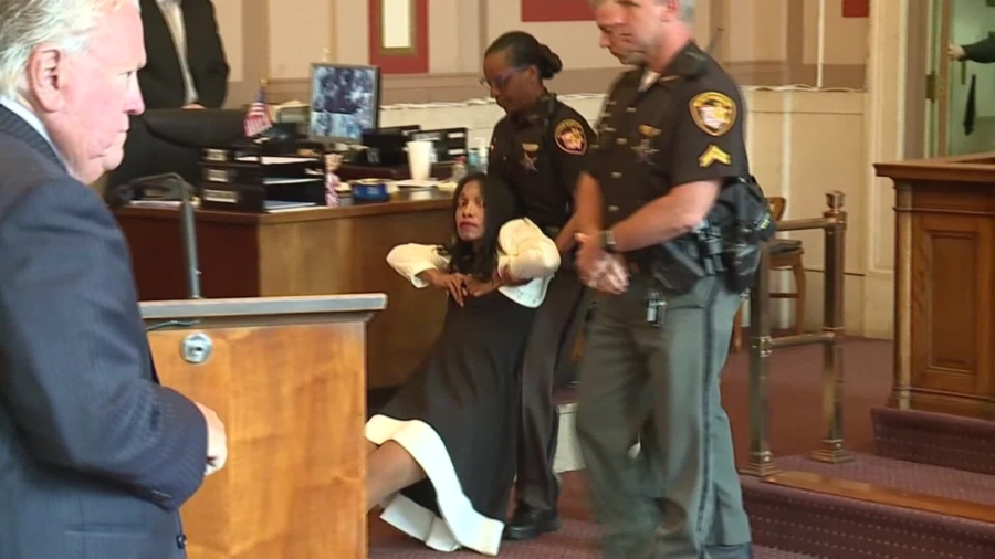 Video Shows Former Ohio Judge Get Dragged Out of Courtroom in Chaotic Scene