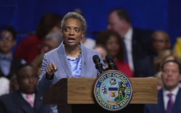 Chicago Mayor Lori Lightfoot Calls Police Union Official a ‘Clown’ Over Hot Mic, Makes Bizarre Statement When Asked About It