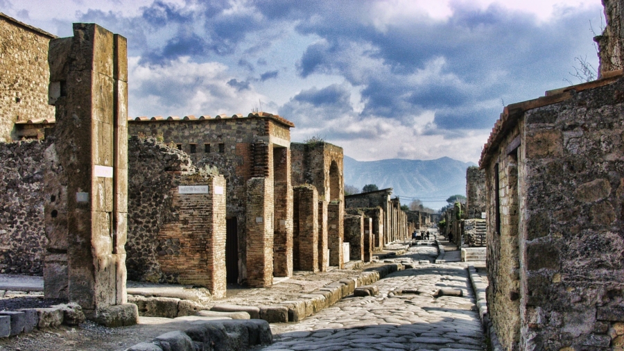 Archaeologists Warn of Unexploded Bombs in Pompeii Ruins