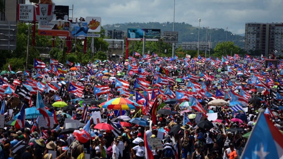Tens of Thousands of Puerto Ricans Demand the Governor Resign