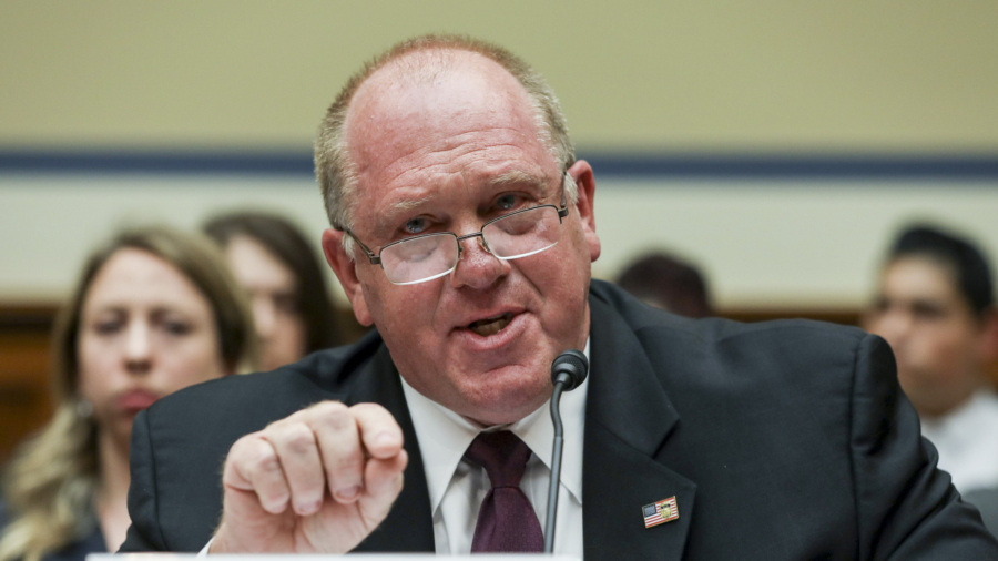 Former ICE Chief on Illinois Congressman: ‘I Thought About Getting up and Throwing That Man a Beating’