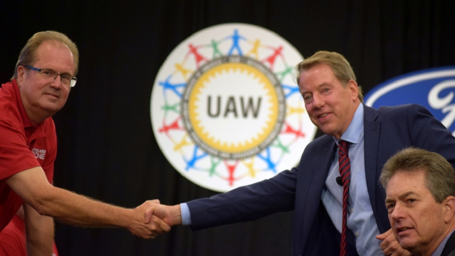 Federal Corruption Probe Hits Home for UAW Boss, Contract Talks Under ‘Storm Cloud’