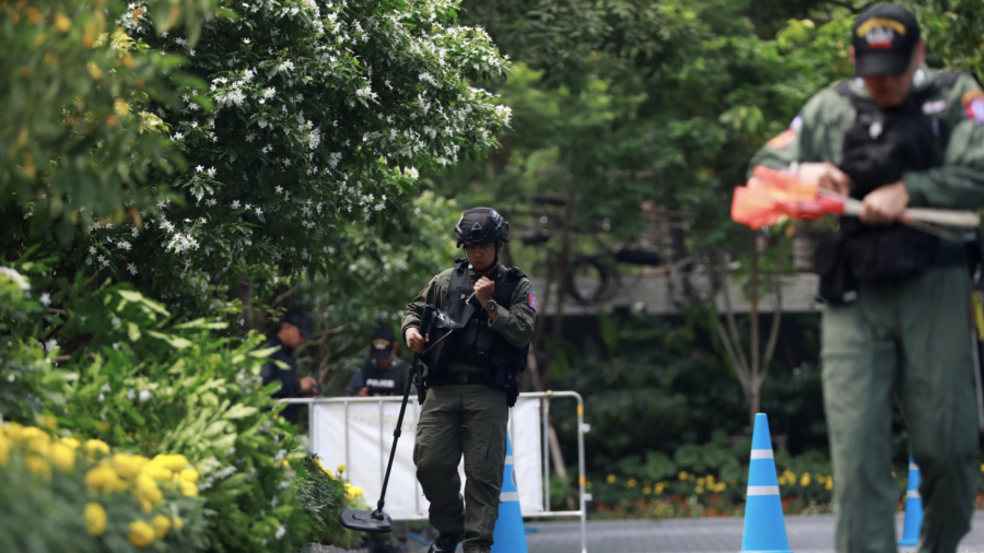 Several Blasts Heard in Thai Capital, 2 Hurt