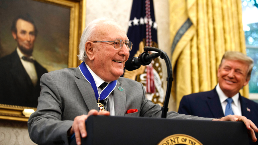 Trump Awards Medal of Freedom to NBA Star Bob Cousy