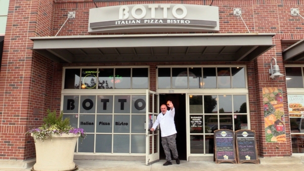 Botto Bistro has been open for ten years and, according to Davide Cerretini, business is doing just fine. August 7, 2019. (Ilene Eng/NTD)