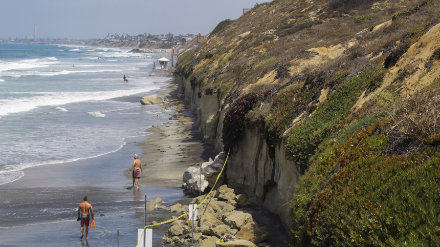 3 Family Members Killed in California Sea Cliff Collapse