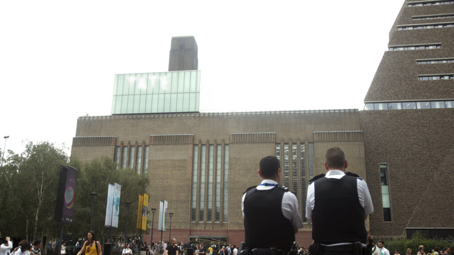 Teen Charged With Murder After 6-Year-Old Thrown From 10th Floor of Tate Modern Museum