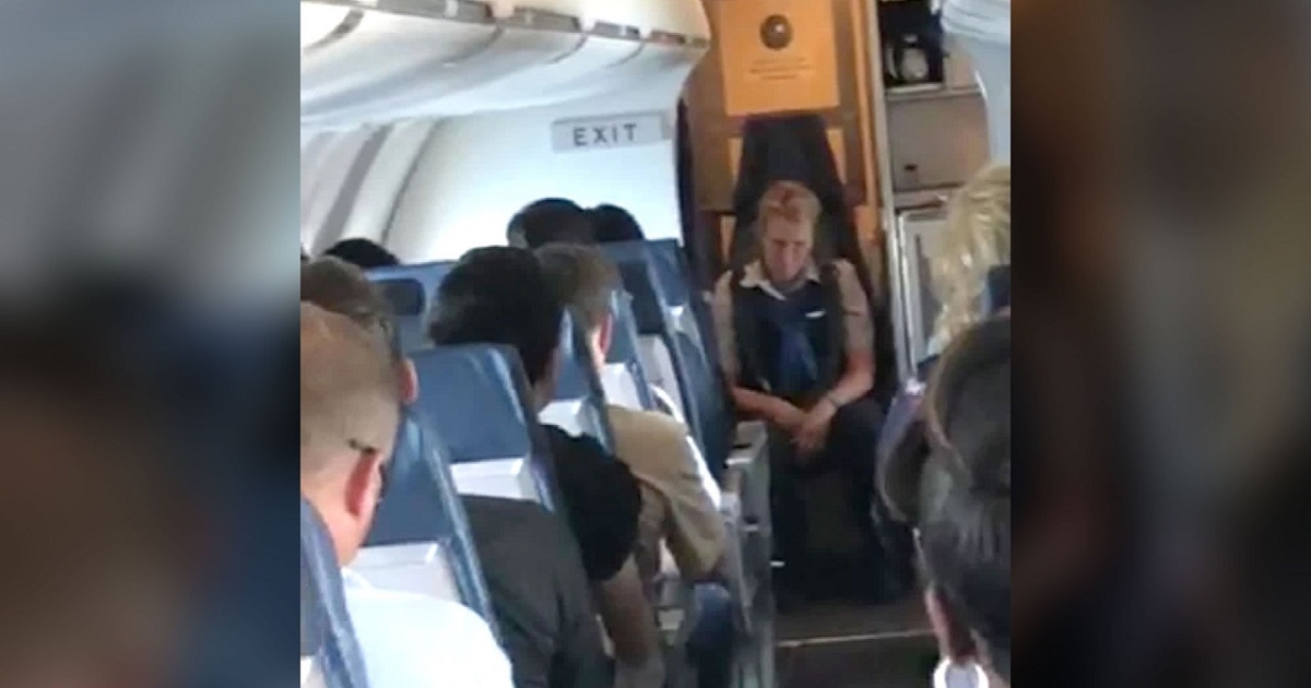 Flight Attendant Fired for Allegedly Being Drunk on the Clock | NTD