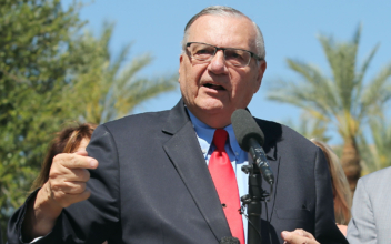 Joe Arpaio Announces Bid for Sheriff 2 Years After Being Pardoned by Trump