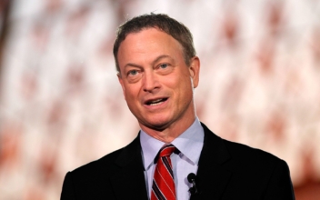 Actor Gary Sinise Honors National Ernie Pyle Day in Throwback Post