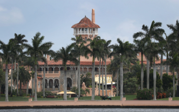 Palm Beach Council President Suggests Trump Can Live at Mar-a-Lago