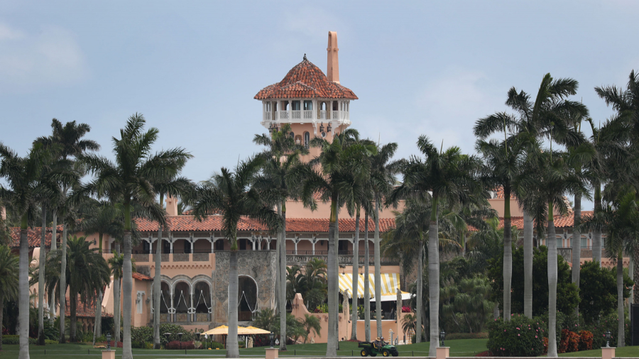 Palm Beach Council President Suggests Trump Can Live at Mar-a-Lago