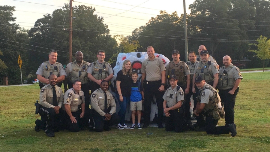 His Dad Died In the Line of Duty, So Sheriff’s Deputies Escorted Him to His First Day of School