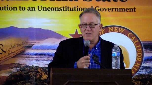 Communism expert Trevor Loudon said he is glad there are people who are in the process of creating a new state that’s for the people at the New California event in San Luis Obispo on Aug. 23, 2019. (Nathan Su/The Epoch Times)