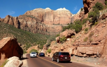 3 People Were Injured After a Large Piece of Rock Broke Off a Mountain and Fell in Utah’s Zion National Park