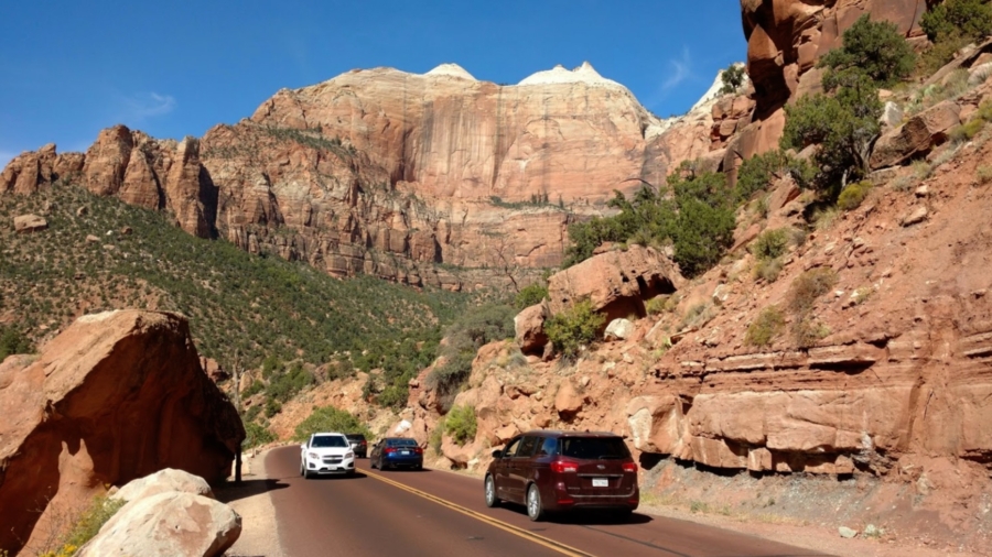 3 People Were Injured After a Large Piece of Rock Broke Off a Mountain and Fell in Utah’s Zion National Park