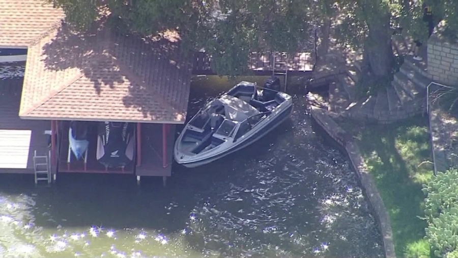 A 3-Year-Old Was Found Alone and Adrift in a Boat in Texas. Man’s Body Was Recovered Nearby