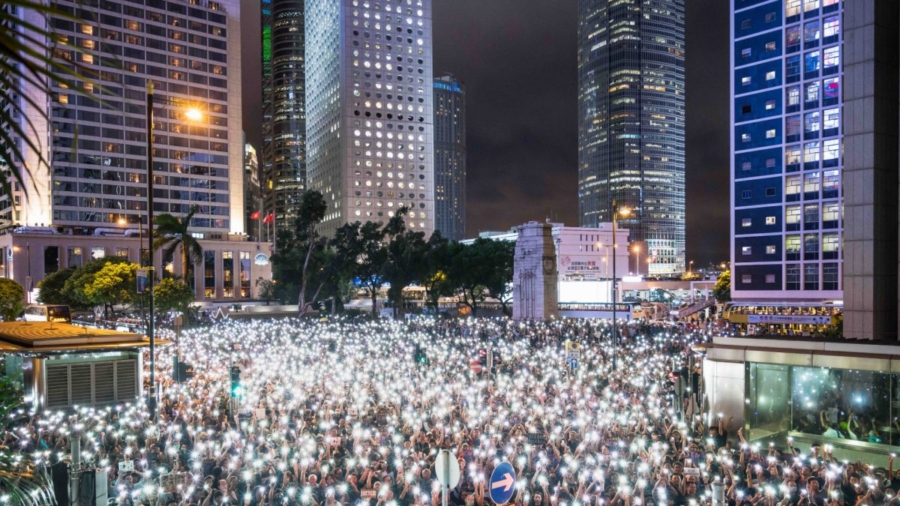 40,000 Civil Servants Rally in Hong Kong Ahead of Citywide Strike
