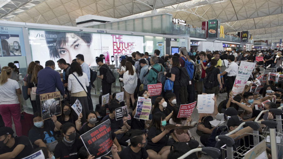 Flights out of Hong Kong Canceled Again Amid Protests