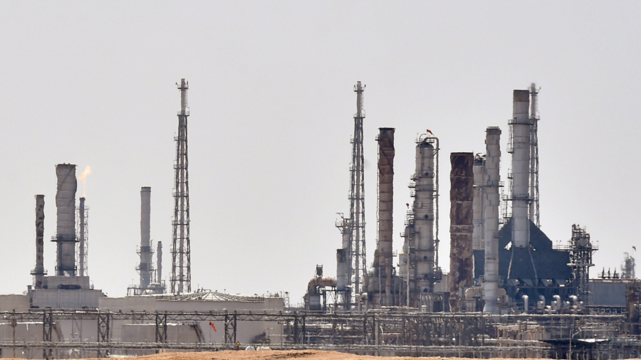 Saudi, Gulf Stocks Fall After Attacks on Aramco Oil Plants