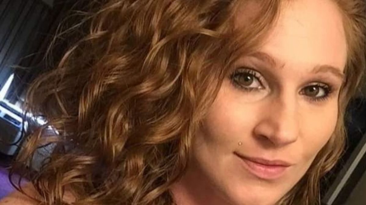 A former MMA fighter, Katy Collins, died at the age of 32 after suffering a brain aneurysm, according to reports. (GoFundMe)
