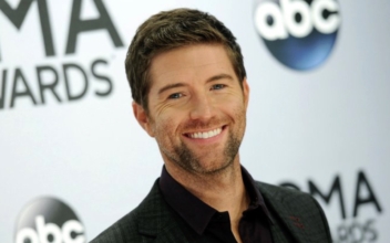 One Dead After Country Singer Josh Turner’s Road Crew Bus Crashes