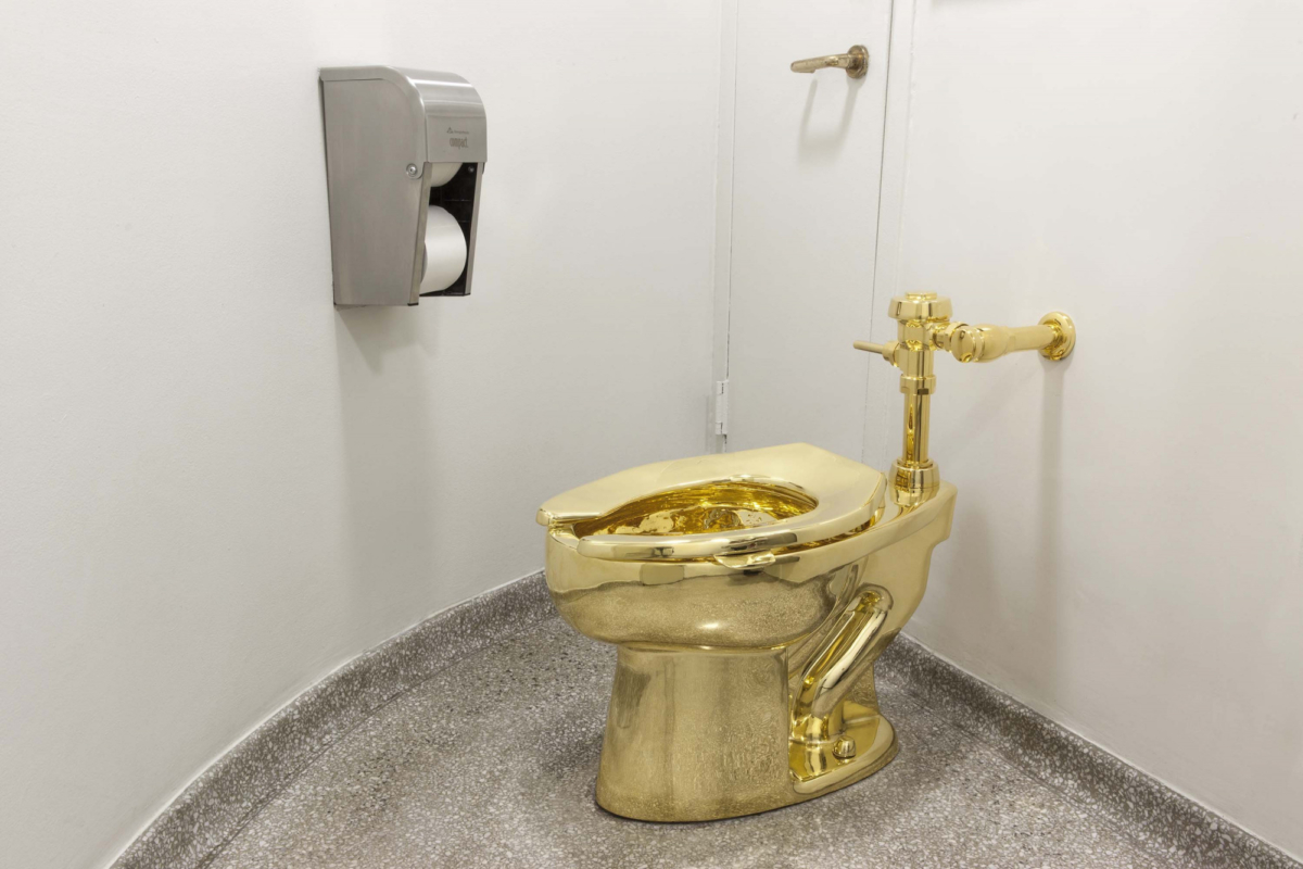 Solid Gold Toilet Stolen From Blenheim Palace, Birthplace of Winston