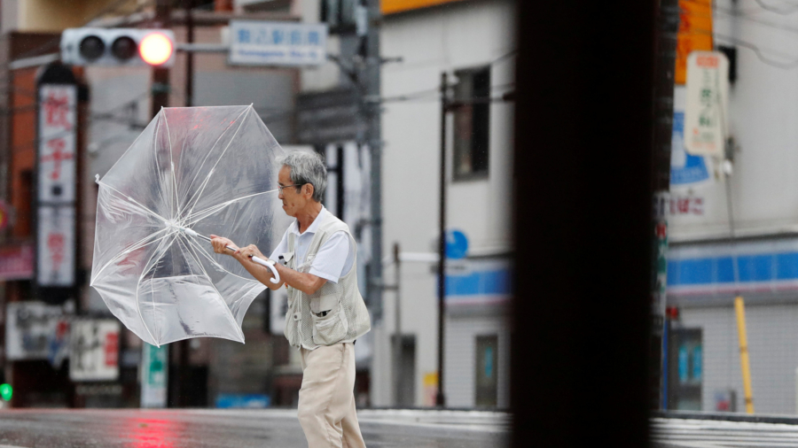 Typhoon Lashes Tokyo Area With Record-Breaking Winds
