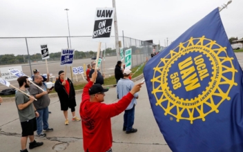 GM Strike Enters Second Week With No Reports of Progress