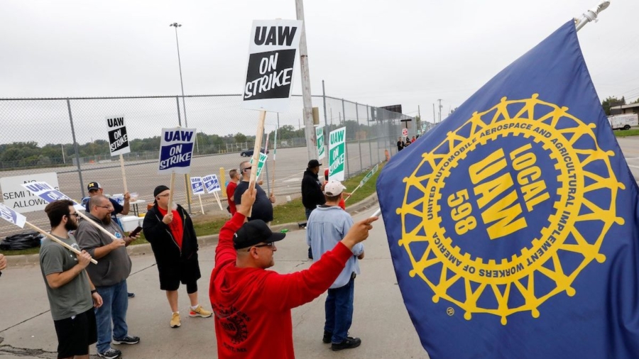 GM Strike Enters Second Week With No Reports of Progress