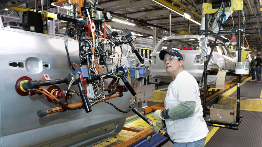 Auto Workers Union Says Its 49,000 Members Will Strike Against GM at Midnight