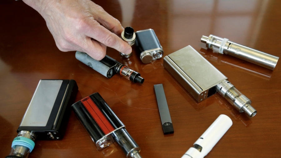 US Vaping Illness Count Jumps to 805, Death Toll Rises to 13