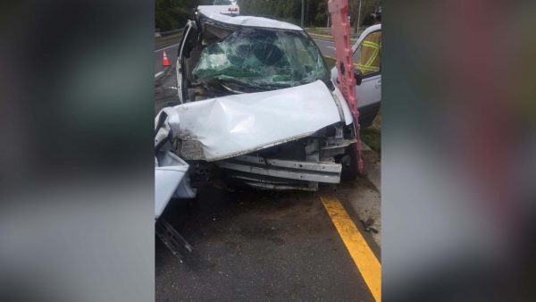 Police Say Mother Tells Children to Take Off Seat Belts Before Purposefully Crashing Van