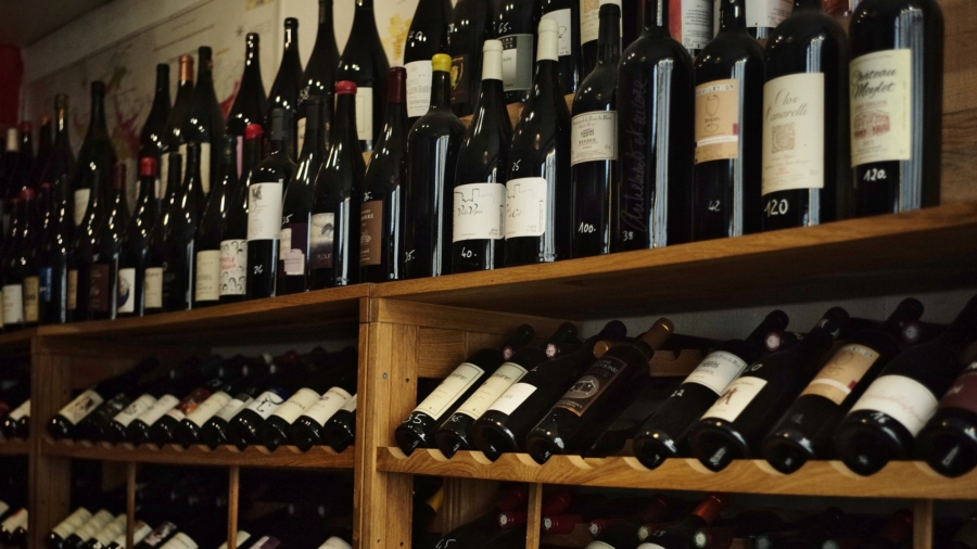 Wine Tasters Fear for Livelihood After Contracting COVID-19