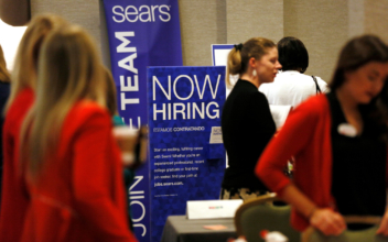 US Unemployment Rate Falls to 50-year Low of 3.5%