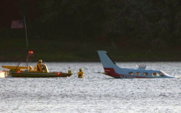 Plane Approaching Airport Loses Power, Crash Lands in River