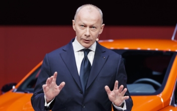 Renault Ousts CEO to ‘Breathe New Life’ Into Nissan Alliance