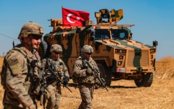 US Pulls Troops Clear of Turkish Offensive in Syria, Hands Over Burden of ISIS Prisoners