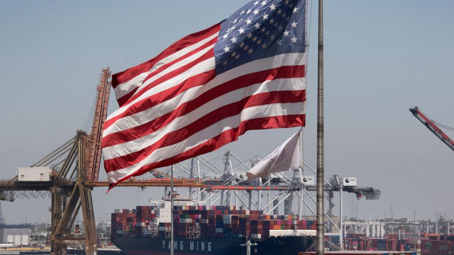 US Trade Deficit up 1.9 Percent in January on Record Goods Imports