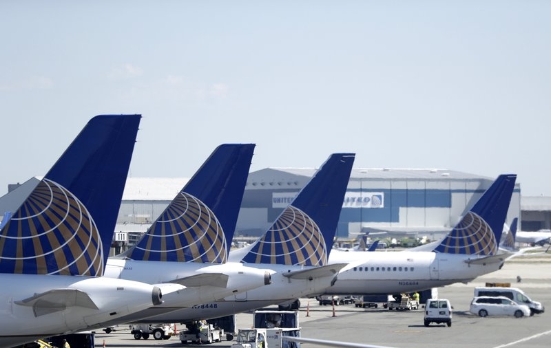 Passenger Hurts United Airlines Attendant, Injures 6 Officers: Police