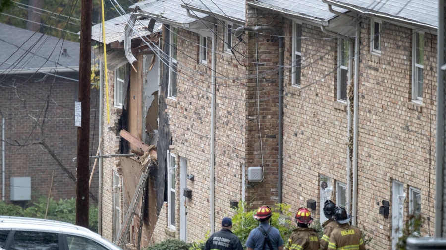 One Dead After Small Plane Crashes Into Apartment Complex in Atlanta Area