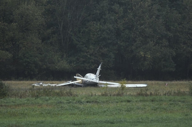 The scene just west of Capital Region International Airport where a small plane crashed on Oct. 3, 2019. (Matthew Dae Smith/Lansing State Journal via AP)