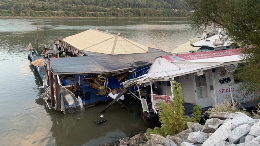 Yacht Club Is a ‘Total Loss’ After Barge Crashes Into It