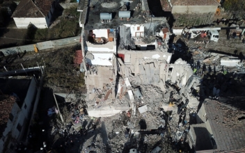 Albanian Earthquake Kills 16; Rescuers Hunt for Survivors