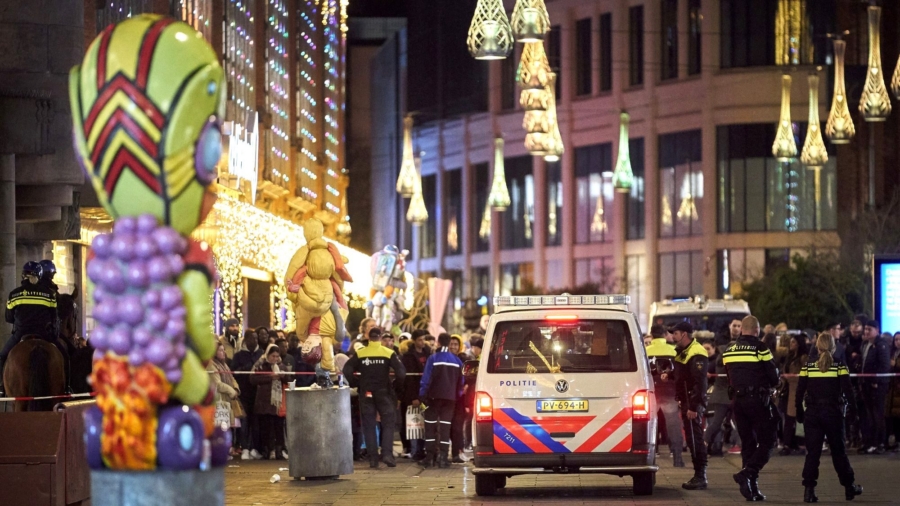 Dutch Police: 3 People Wounded in Hague Stabbing