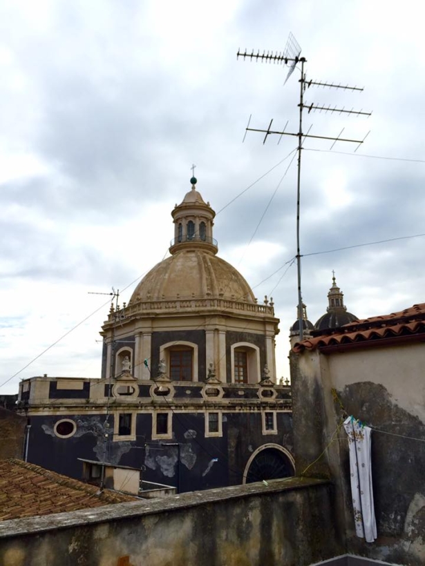 Roof top of a residential building in Sicily, Italy. (Melanie Chen/NTD)