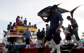 Philippines Rejects Beijing’s Fishing Ban