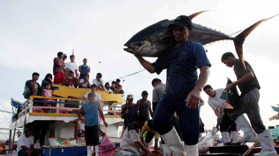 Philippines Rejects Beijing's Fishing Ban