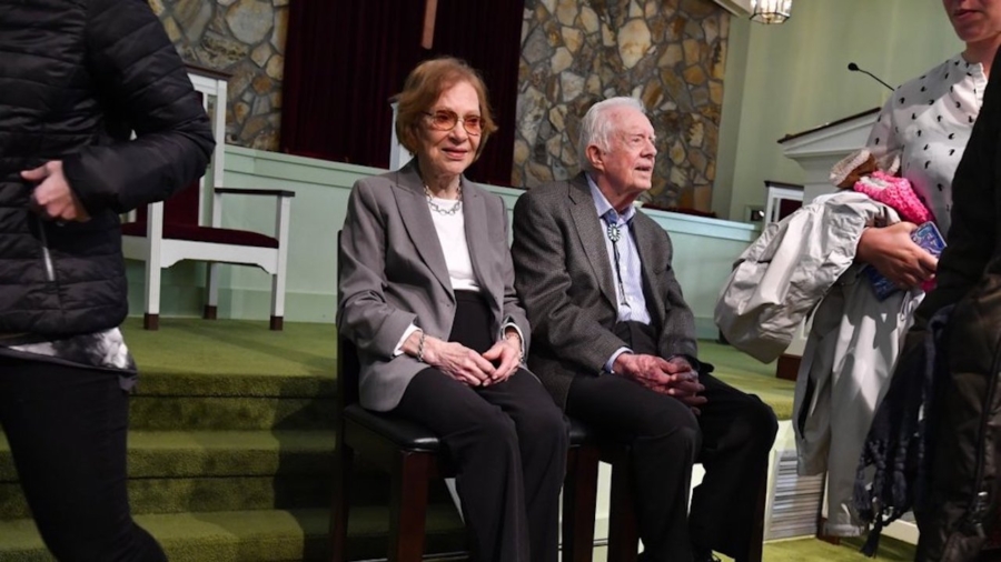 Jimmy Carter Returns to Church After Brain Surgery