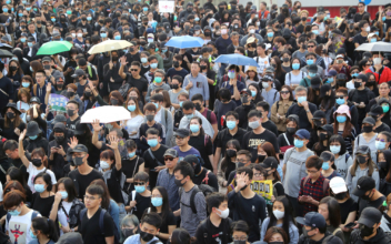 380,000 Hongkongers March to Renew Calls for Freedom and Democracy